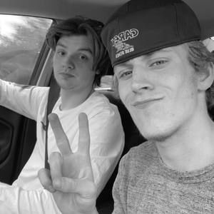 Meet your Posher, Clay